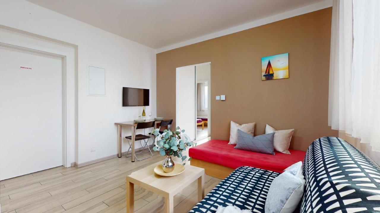 Apartman Dubova Миловице Экстерьер фото